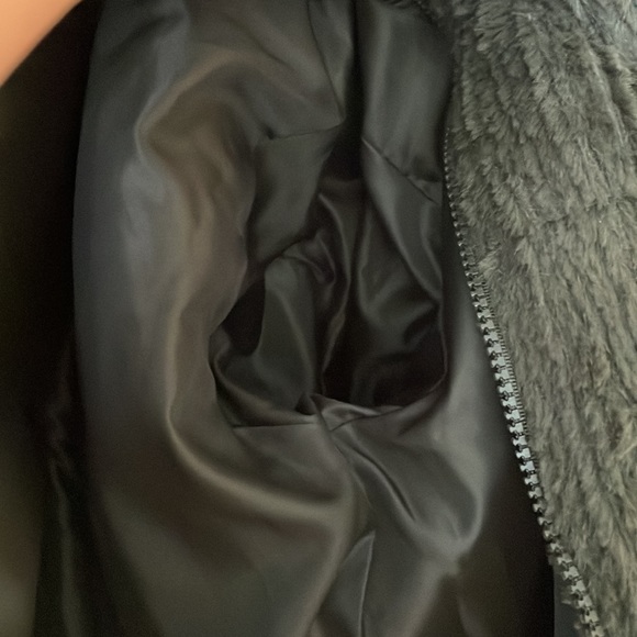 🌼SOLD🌼 Green Cropped Jacket - Picture 9 of 10